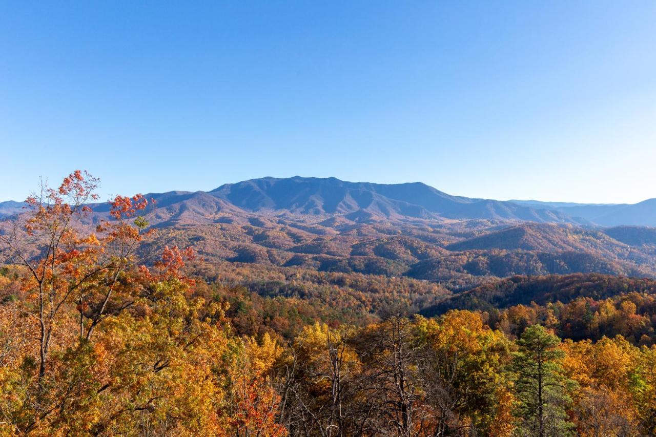 Great Smoky Lodge, 7 Bedroom New Construction, Pets, Wifi, Hot Tub, Sleeps 20 Gatlinburg Exterior photo