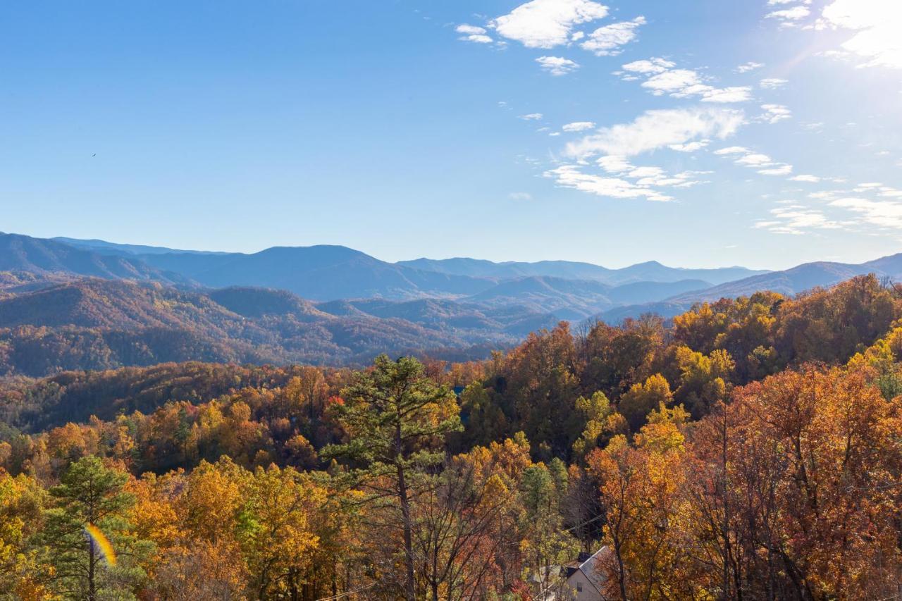 Great Smoky Lodge, 7 Bedroom New Construction, Pets, Wifi, Hot Tub, Sleeps 20 Gatlinburg Exterior photo