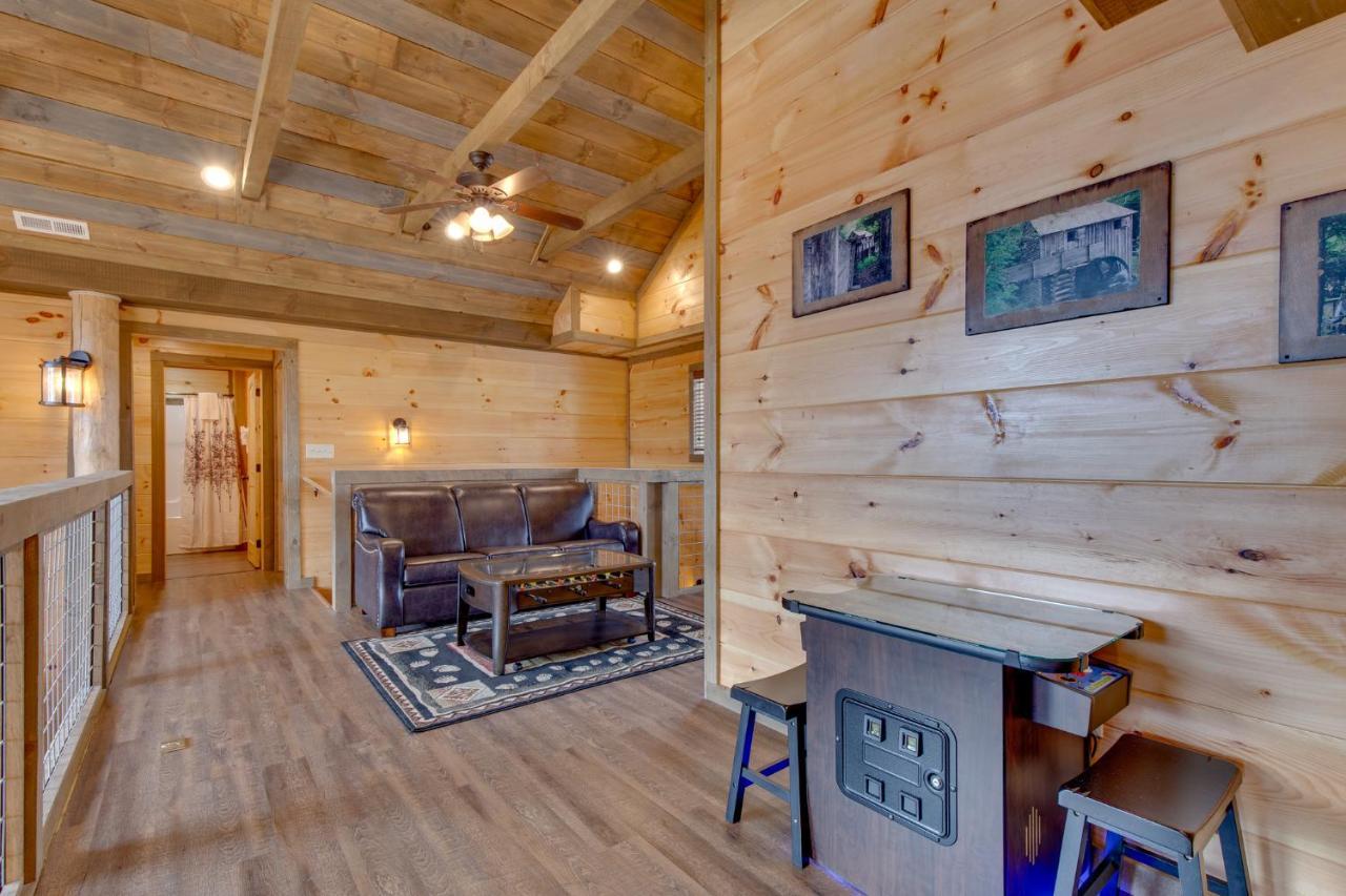 Great Smoky Lodge, 7 Bedroom New Construction, Pets, Wifi, Hot Tub, Sleeps 20 Gatlinburg Exterior photo