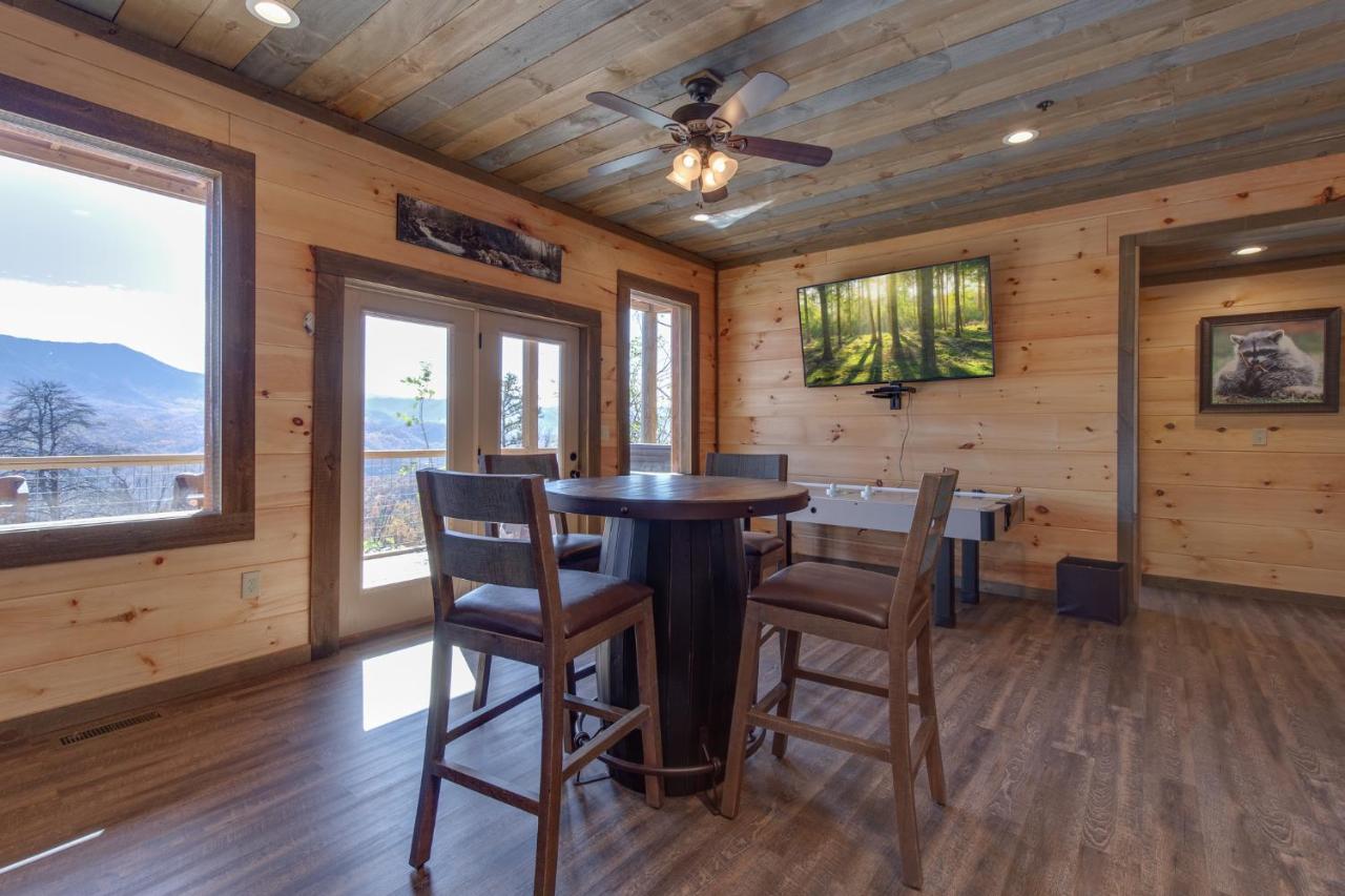 Great Smoky Lodge, 7 Bedroom New Construction, Pets, Wifi, Hot Tub, Sleeps 20 Gatlinburg Exterior photo